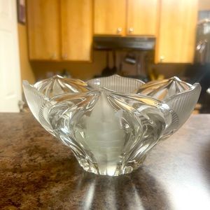 vitra Crystal Corp Hand Cut Lead Crystal Clear & Frosted Floral